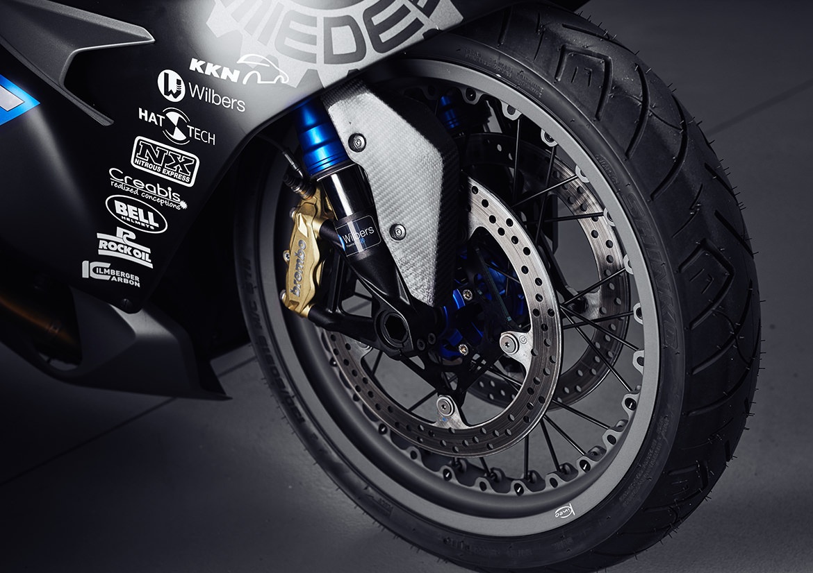 bmw-race-bike-r1250rs-5.jpg