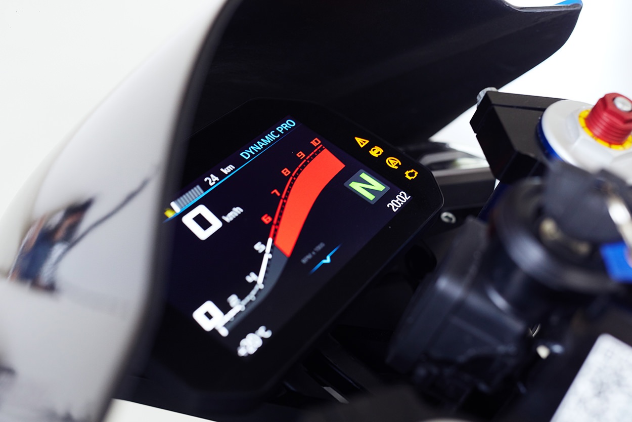 bmw-race-bike-r1250rs-7.jpg