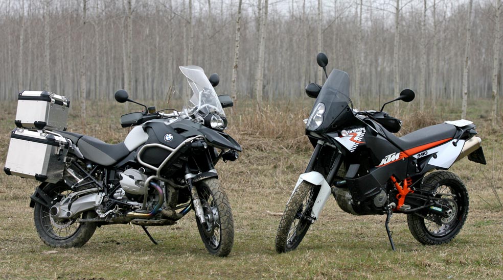 adv-bmw-vs-ktm-ap3.jpg