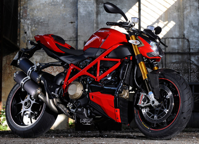 1098-streetfighter-S-2011-700px.jpg