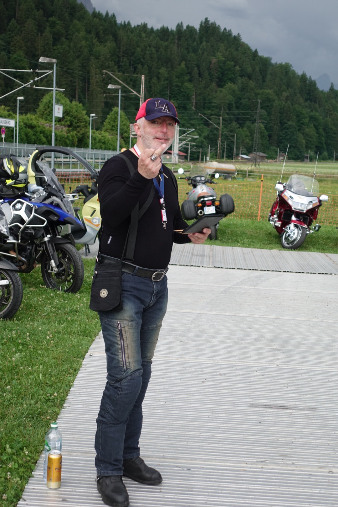 d070c5b00553dab3d8702aedc4e6753a.jpg