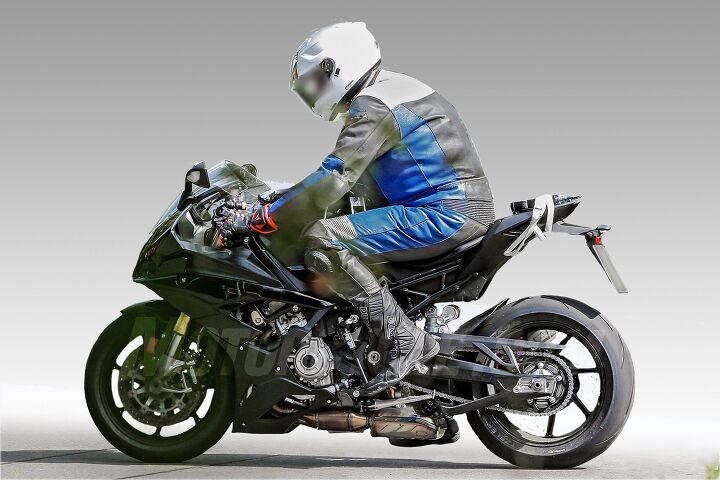 072617-2018-bmw-s1000rr-spied-006.jpg