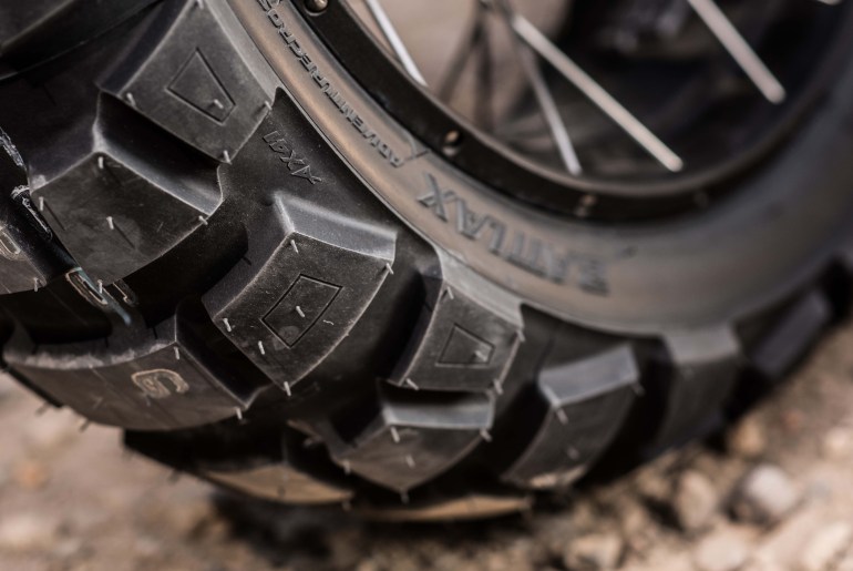 Bridgestone-Battlax-Adventurecross-AX41-ADV-tire-03.jpg